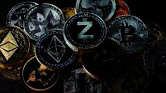 /img/posts/2021/10/coingecko-publishes-q3-crypto-report-btc-outperformed-every-major-asset-class-altcoins-decouple-240x172.jpg