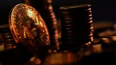 /img/posts/2021/12/90-of-bitcoins-supply-cap-has-been-issued-miners-have-119-years-left-to-mine-btc-240x172.jpg
